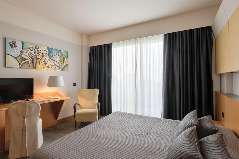 Hotel Giulietta Romeo لاتيزي المظهر الخارجي الصورة