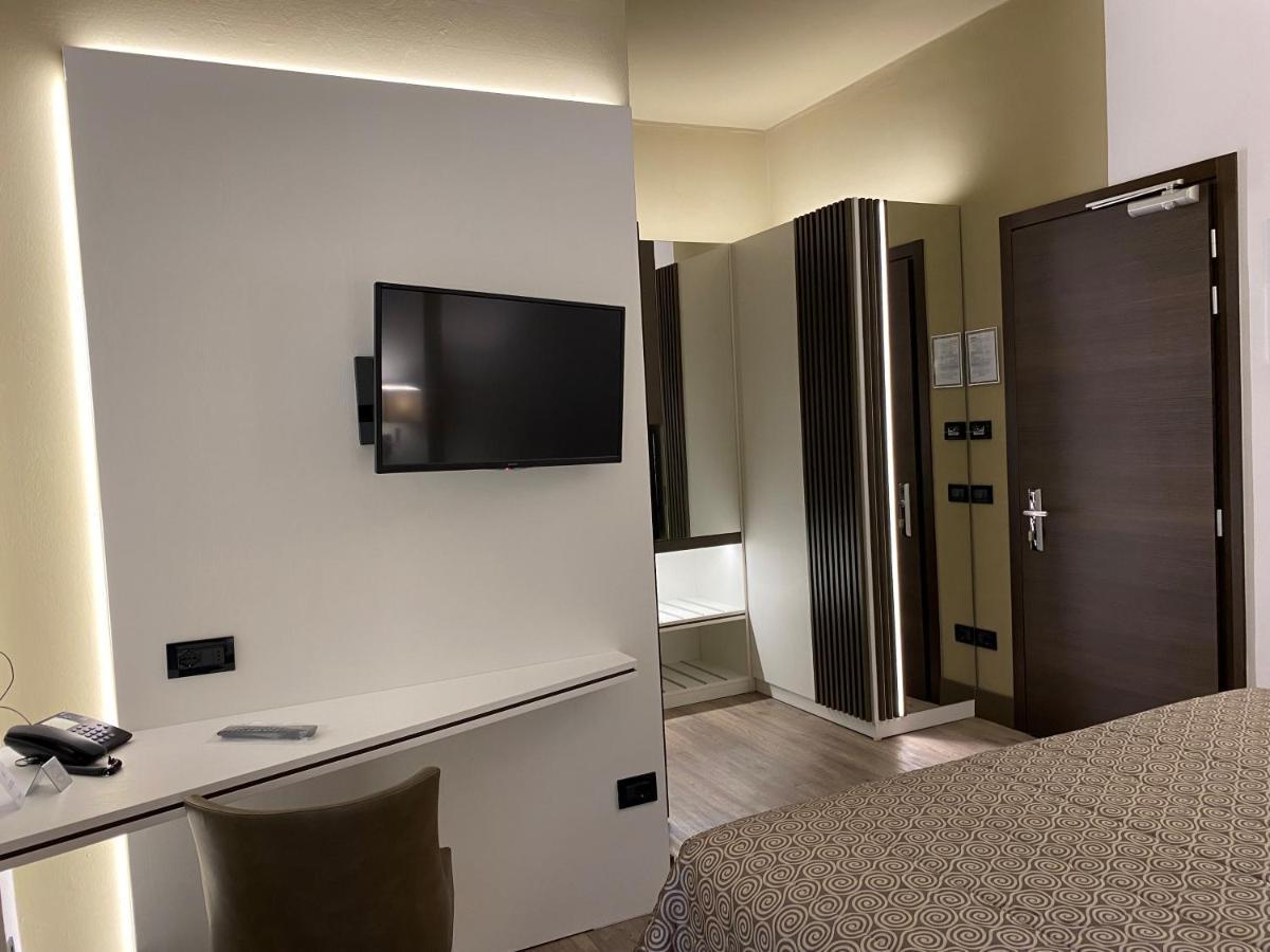 Hotel Giulietta Romeo لاتيزي المظهر الخارجي الصورة
