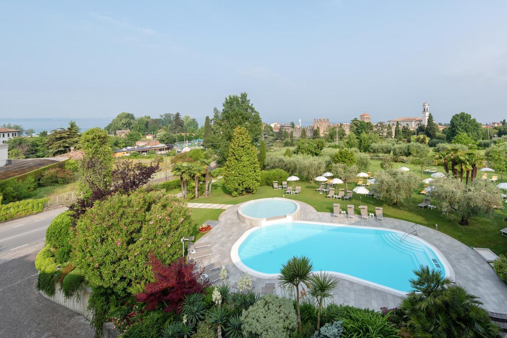 Hotel Giulietta Romeo لاتيزي المظهر الخارجي الصورة