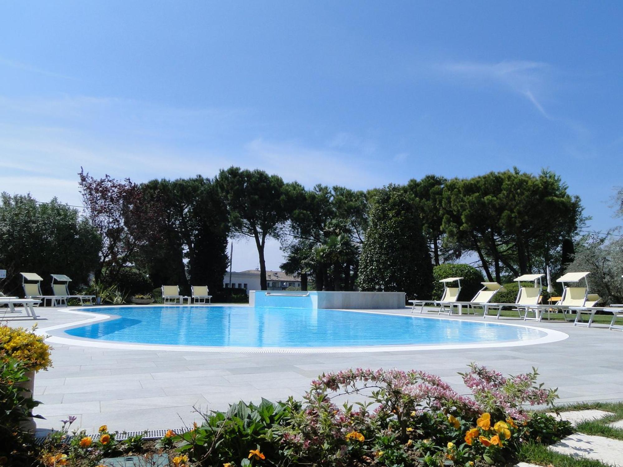 Hotel Giulietta Romeo لاتيزي المظهر الخارجي الصورة