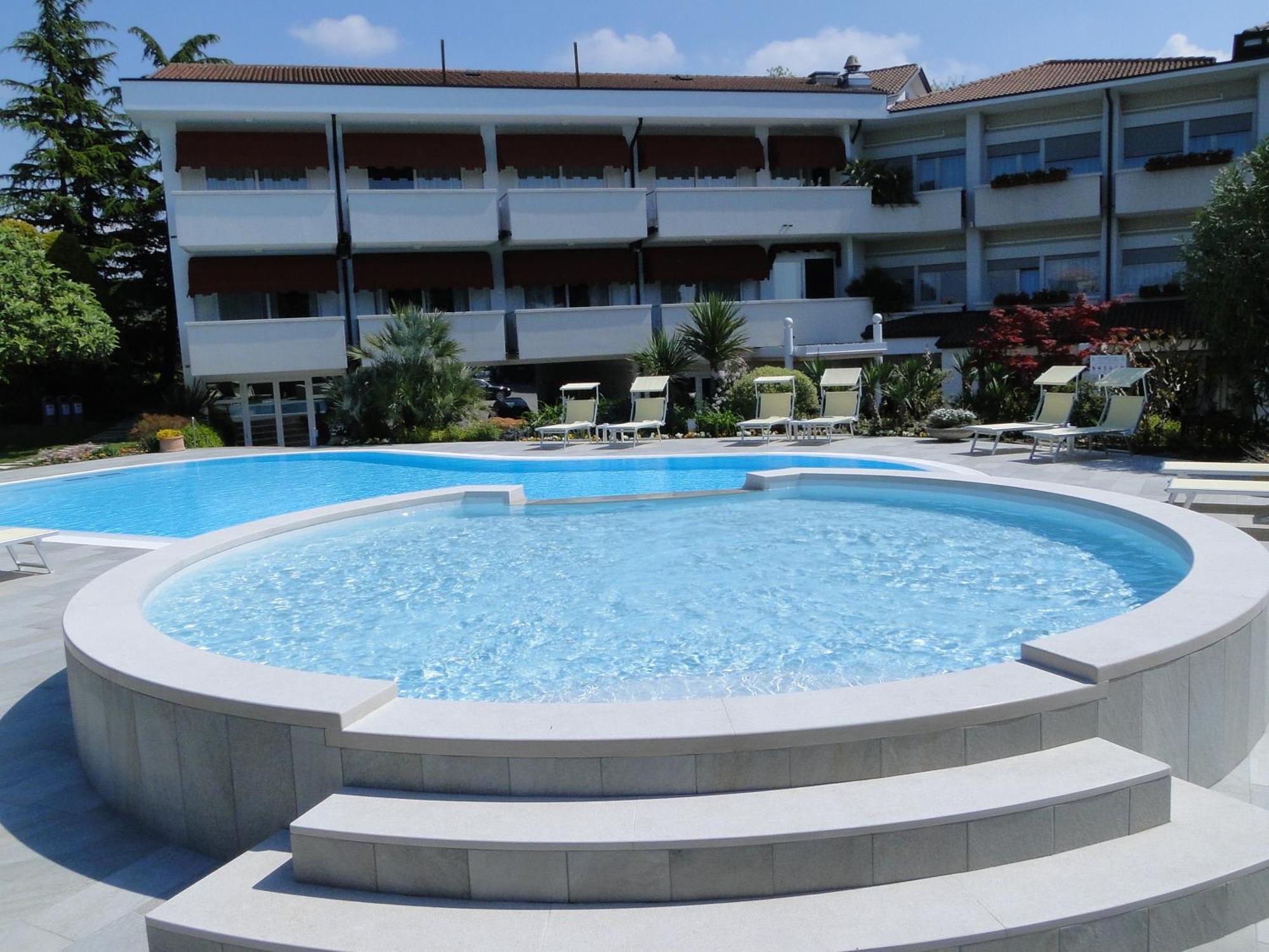 Hotel Giulietta Romeo لاتيزي المظهر الخارجي الصورة